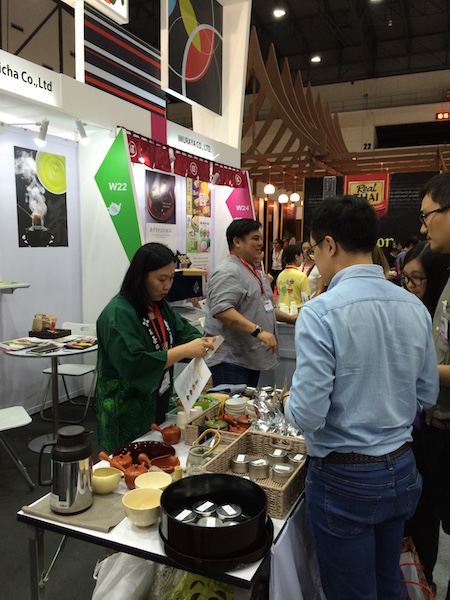 ขอขอบคุณทุกท่านที่มาเยี่ยมชิม ลิมลองชาเขียวรสชาติใหม่ ชาเขียวหลายหลากสายพันธุ์ในงาน THAIFEX – World of Food Asia 2016